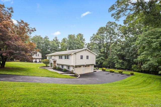 5 Newport Court, Suffern, NY 10901