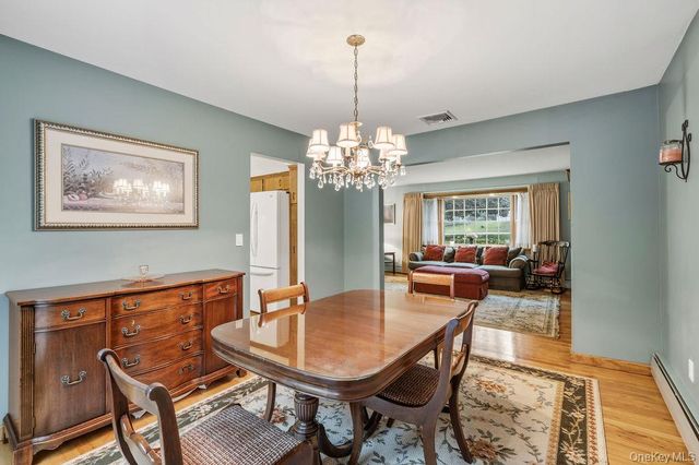 5 Newport Court, Suffern, NY 10901