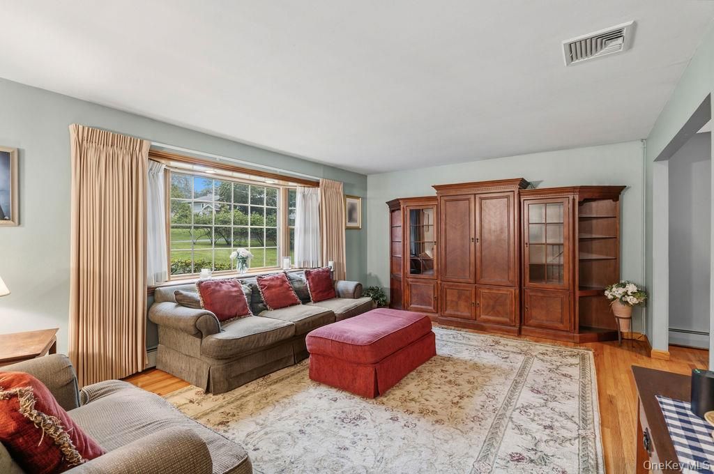 5 Newport Court, Suffern, NY 10901 — photo 5