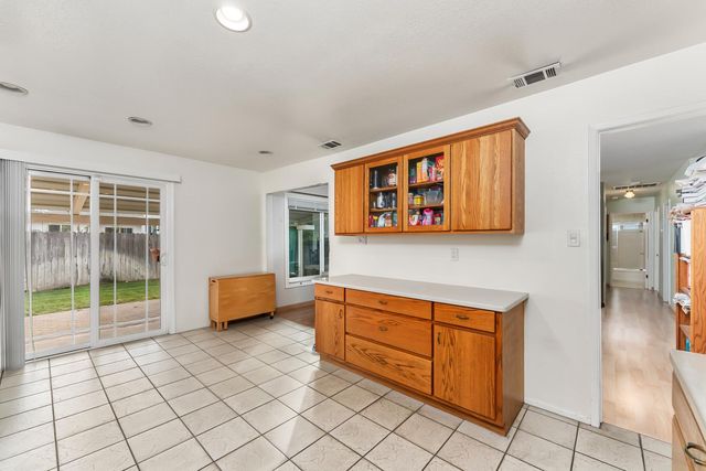 6316 Templeton Dr, Carmichael, CA 95608