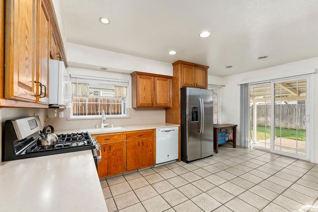 6316 Templeton Dr, Carmichael, CA 95608