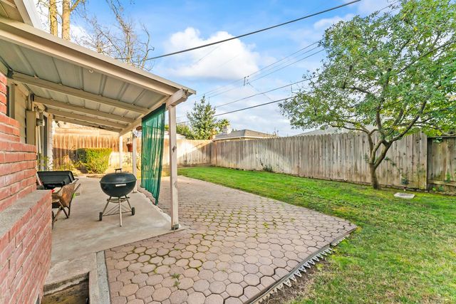 6316 Templeton Dr, Carmichael, CA 95608