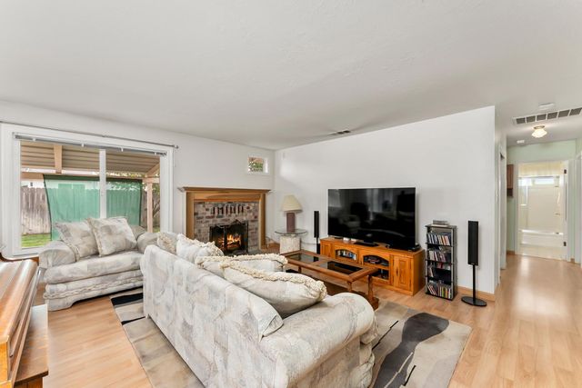 6316 Templeton Dr, Carmichael, CA 95608