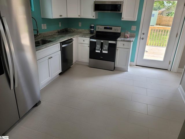 109 Mountain View Avenue, Greer, SC 29650