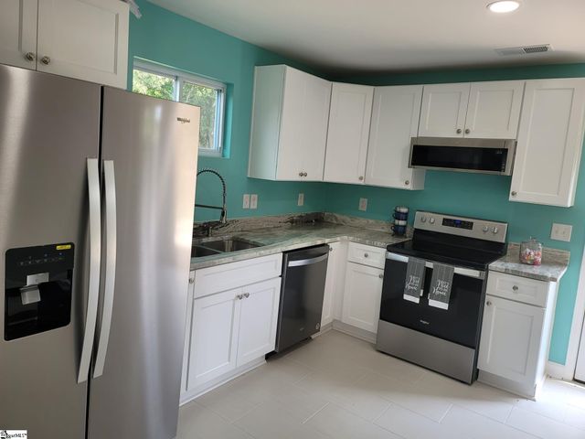 109 Mountain View Avenue, Greer, SC 29650