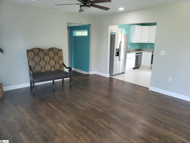 109 Mountain View Avenue, Greer, SC 29650