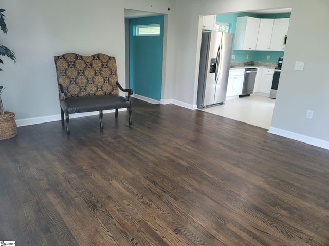 109 Mountain View Avenue, Greer, SC 29650