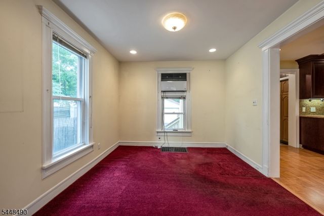 35 Park Ave, Dumont Boro, NJ 07628