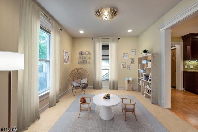 35 Park Ave, Dumont Boro, NJ 07628