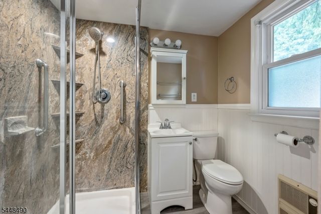 35 Park Ave, Dumont Boro, NJ 07628