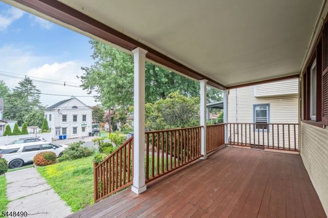 35 Park Ave, Dumont Boro, NJ 07628