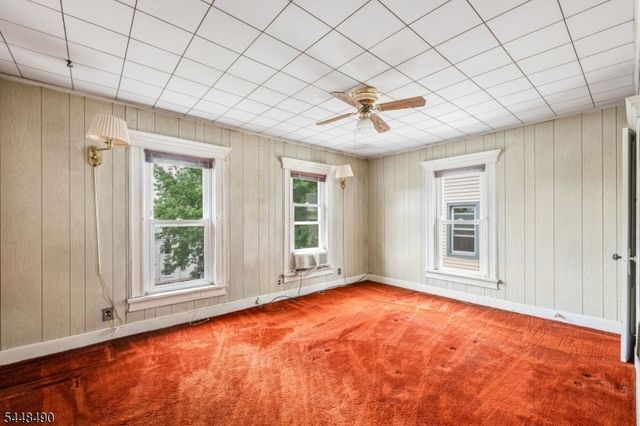 35 Park Ave, Dumont Boro, NJ 07628