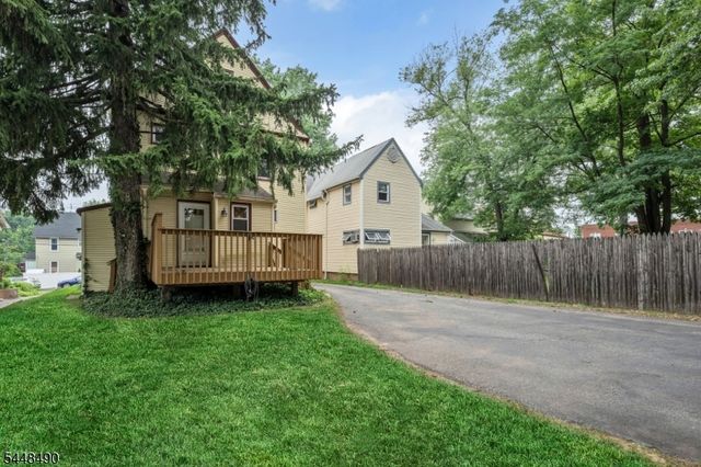 35 Park Ave, Dumont Boro, NJ 07628