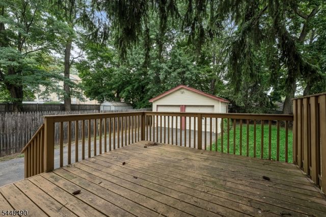 35 Park Ave, Dumont Boro, NJ 07628