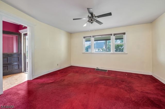 35 Park Ave, Dumont Boro, NJ 07628