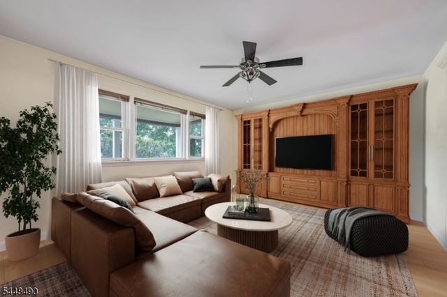 35 Park Ave, Dumont Boro, NJ 07628