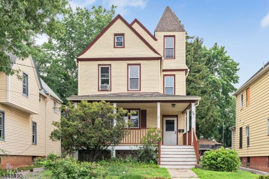 35 Park Ave, Dumont Boro, NJ 07628