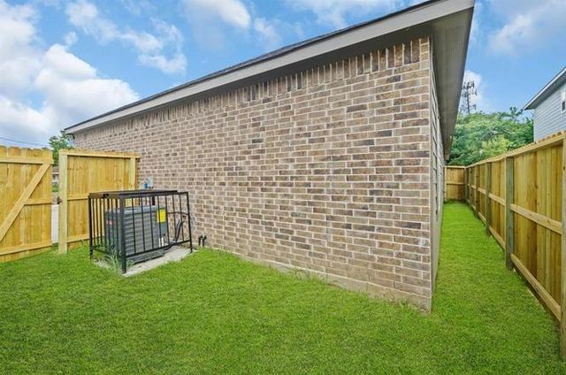 5025 Mallow Street A and B, Houston, TX 77033