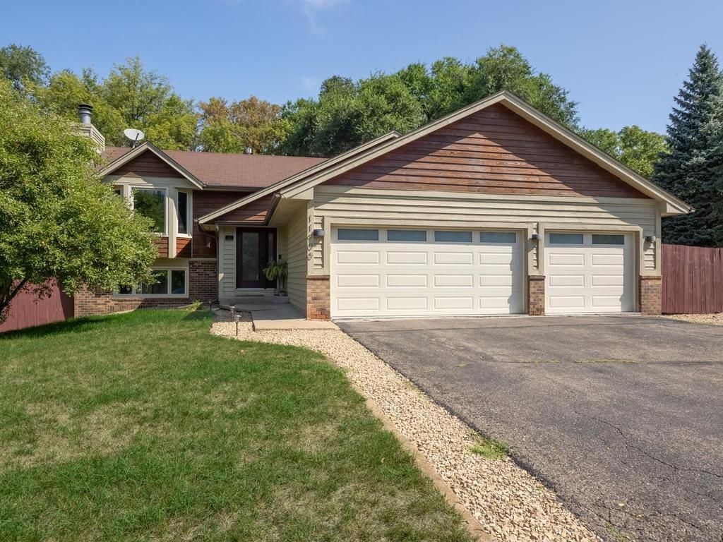 11900 Baypoint Drive, Burnsville, MN 55337 — exterior