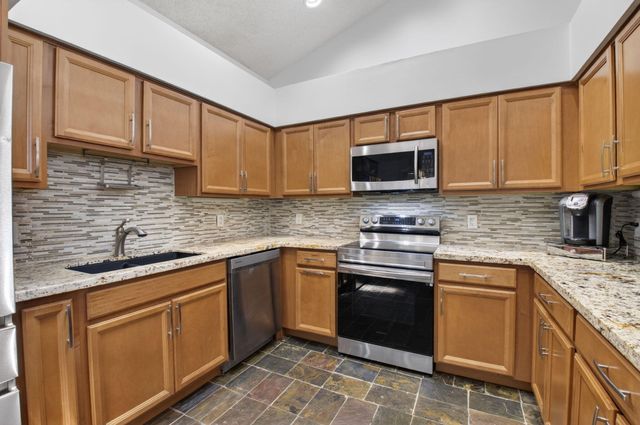 6694 NW 26th Way, Boca Raton, FL 33496