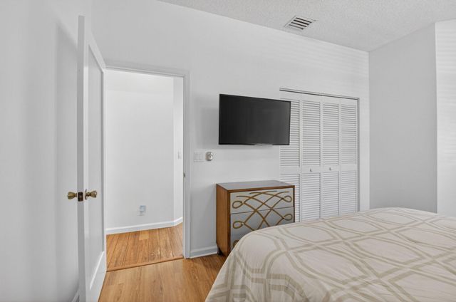 6694 NW 26th Way, Boca Raton, FL 33496