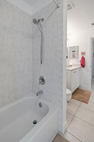 52 SOUTHLAKE DRIVE, Palm Coast, FL 32137