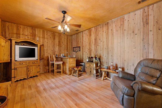 325 Oakwood Drive, Lancaster, TX 75146