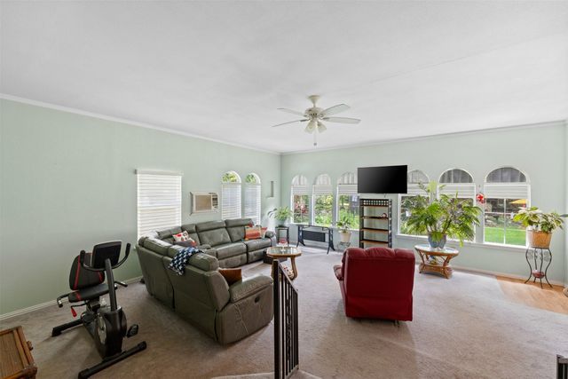 325 Oakwood Drive, Lancaster, TX 75146
