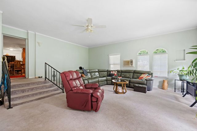 325 Oakwood Drive, Lancaster, TX 75146
