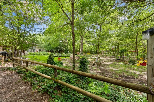 325 Oakwood Drive, Lancaster, TX 75146