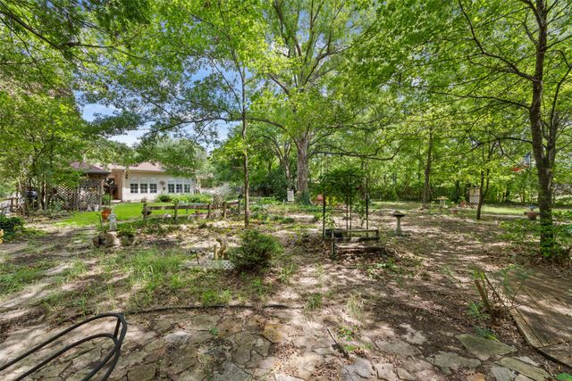 325 Oakwood Drive, Lancaster, TX 75146