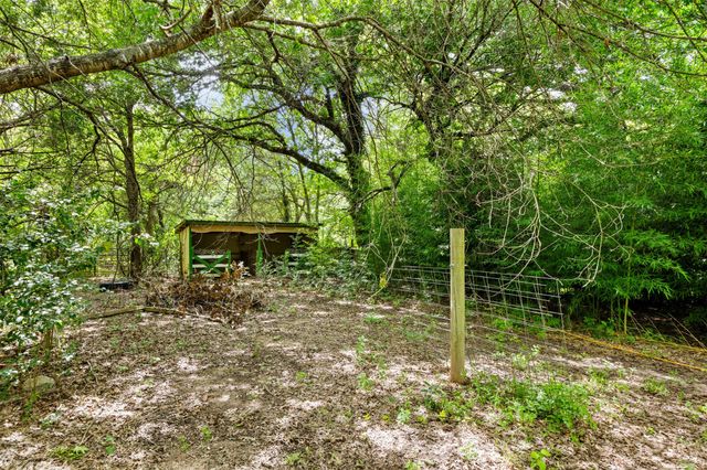 325 Oakwood Drive, Lancaster, TX 75146