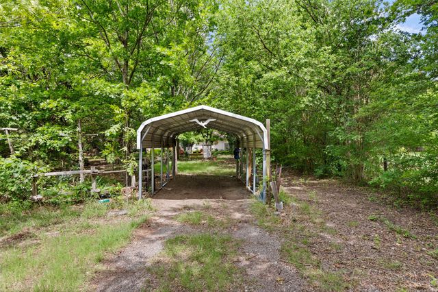 325 Oakwood Drive, Lancaster, TX 75146
