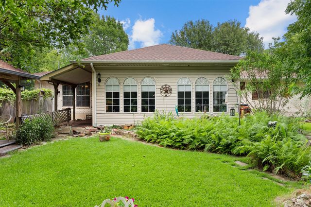 325 Oakwood Drive, Lancaster, TX 75146
