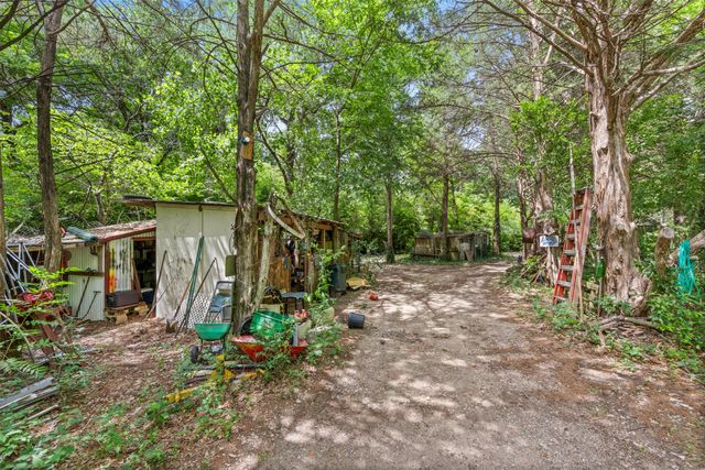 325 Oakwood Drive, Lancaster, TX 75146