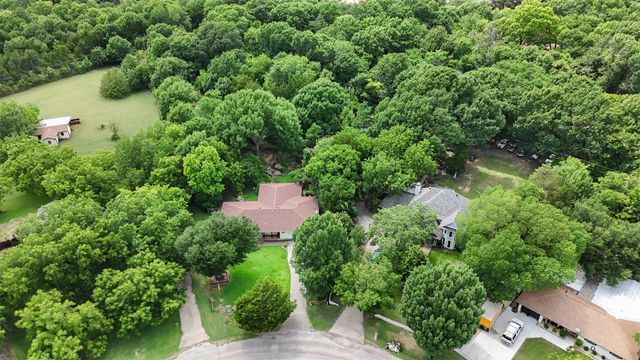 325 Oakwood Drive, Lancaster, TX 75146