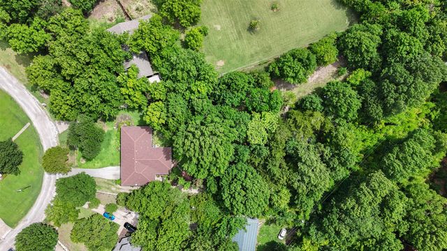325 Oakwood Drive, Lancaster, TX 75146