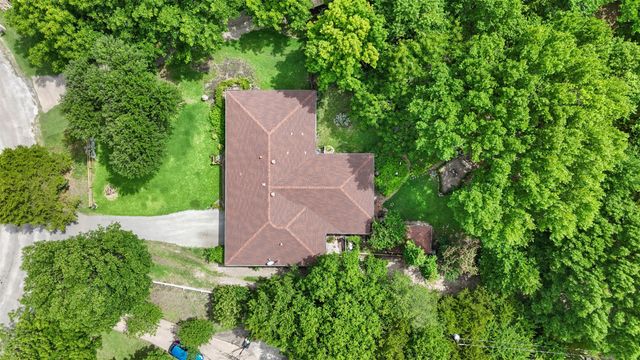 325 Oakwood Drive, Lancaster, TX 75146