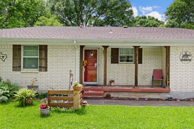 325 Oakwood Drive, Lancaster, TX 75146