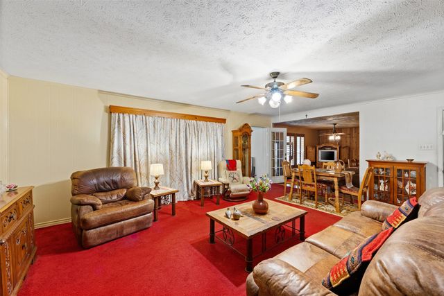 325 Oakwood Drive, Lancaster, TX 75146