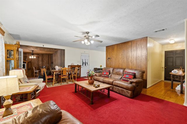 325 Oakwood Drive, Lancaster, TX 75146