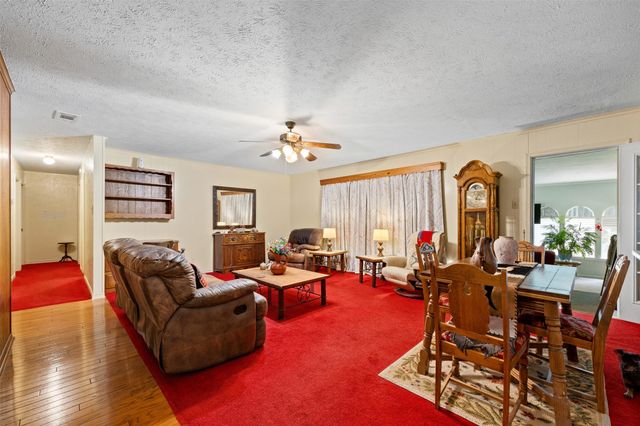 325 Oakwood Drive, Lancaster, TX 75146