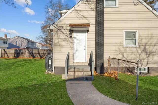 193 N Arizona Road, West Babylon, NY 11704