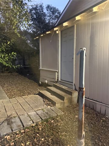 1304 N 22nd, Waco, TX 76707