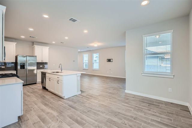 105 Appleberry LN, Elgin, TX 78621