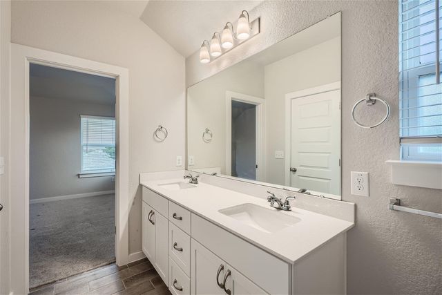 105 Appleberry LN, Elgin, TX 78621