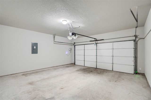 105 Appleberry LN, Elgin, TX 78621