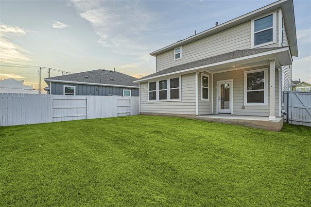 105 Appleberry LN, Elgin, TX 78621