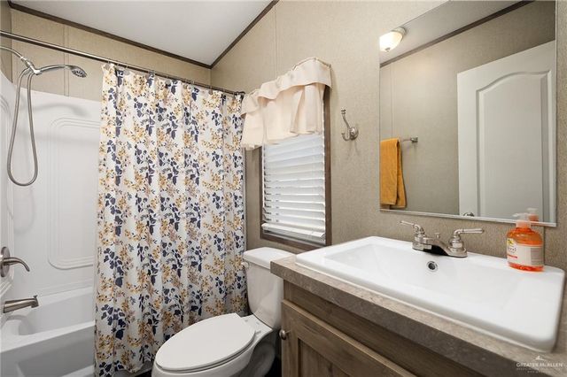 2100 Bracey Street, Mission, TX 78572