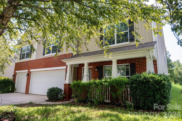 9702 Pond Vista Court, Charlotte, NC 28216